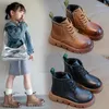 Boots Kids Girls 소년 가죽 패션 트렌드 소프트 플러시 따뜻한 모피 눈 부츠 겨울 어린이 스포츠 신발 운동화