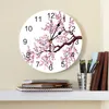 Horloges murales Fleurs de cerisier roses Fleur Japon Horloge ronde décorative Design personnalisé Non Ticking Chambres silencieuses Grand