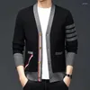 Herrtröjor Autumn Winter Loose Casual Patchwork Cardigan tröja Male Trend Fashion Buttons All-Match Knitting Män Outwear Top