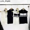 Prado Femmes Designer Knits Summer Sexy Tanks Vest Tops Triangle Badge Camis Mode Tees Femmes T-shirts Lady Pull Jumper 11 styles Taille libre