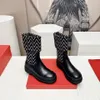 2024 Botas de diseñador Zapatos de calcetín de lujo para mujeres Otoño Invierno Plataforma de cuero genuino Botas elásticas Borde volteado Patchwork VT Zapatos