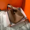 여자 버킷 토트 2021 패션 가방 네트 레드 슈퍼 소프트 탑 레이어 크래프트 바구니 가방 다목적 대용량 핸드백 3180