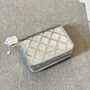 Designer Women Diamonds Silver Star Mini Flap Bag 15x12cm quiltad kalvskinn Läder Lovely Coin Purse Matelasse Chain Midjepaket Lyxig axelkorsskropp Handväska