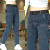 Mäns jeans män denim byxor retro mid midja med multi fickor knappstängning för rak fit ankel längdbyxor fasta
