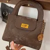 Borse da sera di classe Borsa di nicchia con filo ricamato Lingge Borsa a tracolla a catena popolare autunno e inverno da donna Secchiello portatile versatile