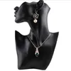 Matériau en résine noire Mannequin féminin élégant pour collier de mode pendentif buste présentoir de bijoux présentoir de magasin de bijoux 21111351n
