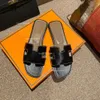 Designer sapatos mulheres sandálias de couro real chinelos moda verão praia sandália senhoras borracha clássica plana slides com caixa original 02