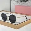 Ladies Miui occhiali da sole bicchiere a forma di donna semplice in stile europeo telai leggeri di occhiali lunette de soleil femme