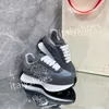 2024 Novo designer de alta qualidade sapatos casuais de couro real clássico xadrez treinadores baga listras sapato moda treinador para homem mulher cor bar tênis xsd221108