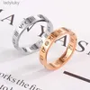 Кольцо -пасьянс минималистские титановые стальные кольца Попадные римские цифры кольца CZ Crystalls Mudery Lover Кольцо кольца ювелирные украшения 240226