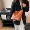 Sac fourre-tout à large bandoulière de style bohème pour femmes, grande capacité, sac seau simple pour les déplacements, à la mode et versa