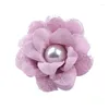 Broches Tissu élégant camélia fleur broche perle tissu art épinglettes pour femmes mode vêtements bijoux accessoires filles cadeaux