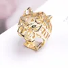 Europe America Luxury Style Men Kvinnor Lady Hollow Out Inlaid Green Zircon Poyes Leopard Head Plated Gold Color Lovers Ring 240220