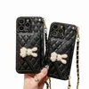 Capas de telefone celular Corrente metálica Coelho de luxo Mobile Shell Crossbody Carteira Sarja Moda PU Couro Iphone Capa para 14 Pro Plus 13 Max 12 11 com alça 240219