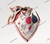 Designer Classique Modèle Châle Soie Contre Foulards De Luxe Poignée De Mode Sac Foulards Bandana Carré Bandeaux Bandeau Luxueux Pashmina Wraps Multi M77662