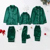 Tenues assorties pour la famille, couleur unie, vert, rouge, pyjama assorti pour la famille, vêtements de nuit en Satin de noël, vêtements de nuit pour enfants, costume 2 pièces, pyjama du nouvel an 2023