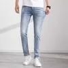 Herr jeans designer high-end jeans mäns trendiga varumärke sommar ny broderi trendiga märke smala passande liten fotljus färg mångsidig långa byxor 1asc