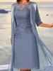 Elegantes staubblaues Kleid für die Brautmutter mit Jacke, floraler Spitze, bestickt, mehrlagig, gerafft, Chiffon, Hochzeits-Party-Kleider Robe De Soiree Femme
