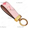 2021 lvse Hoge kwaliteit sleutelhanger Klassiek Prachtige luxe ontwerper Autosleutelhanger Zinklegering Letter Unisex Lanyard Goud Zwart Metaal Kleine sieraden Lov 228