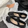 Yeni Bale Düz Paris Bale Tasarımcı Profesyonel Dans Ayakkabıları Saten Balerinler MM Platform Bowknot Sığ Ağız Tek Ayakkabı Düz ​​Sandalet Kadın Loafers