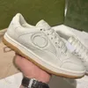 Designer skor mac80 sneakers män kvinnor casual skor låsande g broderi lyxplattform svart vitt läder Italien chaussures sneaker eur35-44