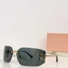 MIU Lunettes de soleil Luxurys Designers Lunettes de piste de piste de lunettes de soleil de haute qualité de haute qualité Squared Shades Feminity Kob5