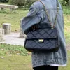 Корейская версия Niche Wandering Lingge Chain Tote Женская новинка 2023 года, маленькая ароматная сумка через плечо, сумка на одно плечо, тренд 75% Оптовая продажа с фабрики