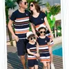 Tenues assorties pour la famille, vêtements d'été pour papa, maman, bébé garçon et fille, ensemble T-shirt rayé et short, robes mère et fille