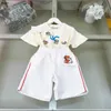 Marken-Baby-T-Shirt-Set, gesticktes Dinosauriermuster, Kinder-Trainingsanzüge, Größe 90–160 cm, Sommer, kurze Ärmel und Shorts, 24. Februar 2020