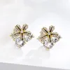 Pendientes de tuerca con incrustaciones de circonita salvaje para mujer, aretes de boda con temperamento a la moda, estrella de mar Simple