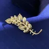 Luxe Diamanten Bladeren Pins Desinger Broche Dames Edelstenen Letters Pin Mode-sieraden Gouden Broches Feestkleding Decoratie Accessoires 925 Zilver Met Doos -7