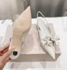 Sexy Sandalen aus echtem Leder mit Blumenverzierung, spitzem Designer-Zehen- und Fersenriemen und bequemer Einzelschnürsenkelbox