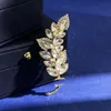 Luxe Diamanten Bladeren Pins Desinger Broche Dames Edelstenen Letters Pin Mode-sieraden Gouden Broches Feestkleding Decoratie Accessoires 925 Zilver Met Doos -7