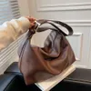 Damska skórzana torba z dużą pojemnością prostą i wszechstronną torbę dojazdową modną i swobodną crossbody na jedno ramię