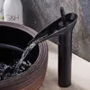 Rubinetti per lavandino del bagno Lavabo interamente in rame sopra lavabo Rubinetto antico nero a cascata per lavabo e acqua fredda