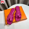 Free shipping Luxury Paris slippers For Womens slides designer sandals Fashion Low Heels Leather platform Woman pantoufle sandles Outdoor shoes claquette