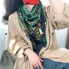Sciarpe Sciarpa di seta verde 110 cm Bordi arrotolati a mano di gelso Bandana Fiore Elegante scialle da donna Testa di design Bandanas208E