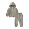 Stokta Giyim Setleri Yeni Hoodie Çocuk Giyim Toddler Setleri Veet Ekle Sonbahar ve Kış Sporları Takım Moda Erkek Kız Kız Sweatshirts Dh7ir