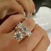 Choucong Üç Taş Alyans Basit Moda Takı Büyük Yuvarlak Kesilmiş Beyaz 5A Kübik Zirkon CZ Diamond Promise Partisi Kadınlar Eng263i