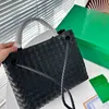 Andiamo venetabottegs lüks el çantası 2024 tasarımcı çanta kadın dokuma çanta b tasarımcılar yumuşak sevimli omuz çantası erkek marka çanta deri kotlar cxd231172-15