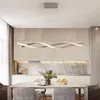 Lampadari Lampadario a LED dal design moderno della linea oro per sala da pranzo cucina soggiorno camera da letto lampada a sospensione a soffitto luce con telecomando