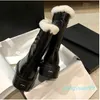 Nouveau fond plat femmes bottes d'hiver de luxe designer classique lettre en métal neige botte de sol en peau de vache doublure intérieure supérieure en peau de mouton fourrure anti diapositives dames chaussons de fourrure