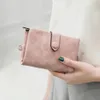 Portefeuilles Tri-fold court femmes avec poche à glissière pour pièces de monnaie minimaliste en cuir souple givré dames sacs à main femme rose petit portefeuille 2021268G
