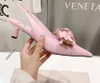 Sexy Sandalen aus echtem Leder mit Blumenverzierung, spitzem Designer-Zehen- und Fersenriemen und bequemer Einzelschnürsenkelbox