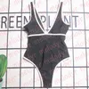 Lettre de maillot de bain à soutien-gorge rembourré