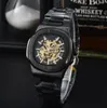 Wysokiej jakości Square Designer Watch Mechaniczna automatyzacja musi obserwować mężczyzn zegarek zegarek ze zegarem ze zegarem ze zegarem ze stali ze stali nierdzewnej ze złotego złota