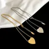 Lyxdesigner smycken kvinnor halsband hjärthänge halsband med brev stämpel silver guldörhängen kostymer rostfritt stål materi2854