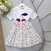 Luxury Girls T-Shirt Dress Set Summer Clothing Kids Tracksuits Storlek 100-160 Cherry Print Kort ärmar och kort kjol 24Feb20