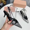 2024新しいスリングバックサンダルコニカルヒールポンプヒール5.5 cm子猫革靴靴soleの豪華なデザイナードレスシューズパーティーウェディングイブニングシューズシュー35-42箱付き