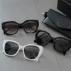 Vintage męskie okulary litera czarne okulary przeciwsłoneczne prostocie senior feel klasyczny Sonnenbrille Travel Sport Owwony okularów przeciwsłonecznych Trendy tiktok PJ001 E4
